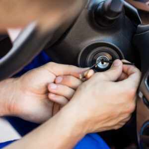 Top 4 Things To Know Before You Hire An Auto Locksmith